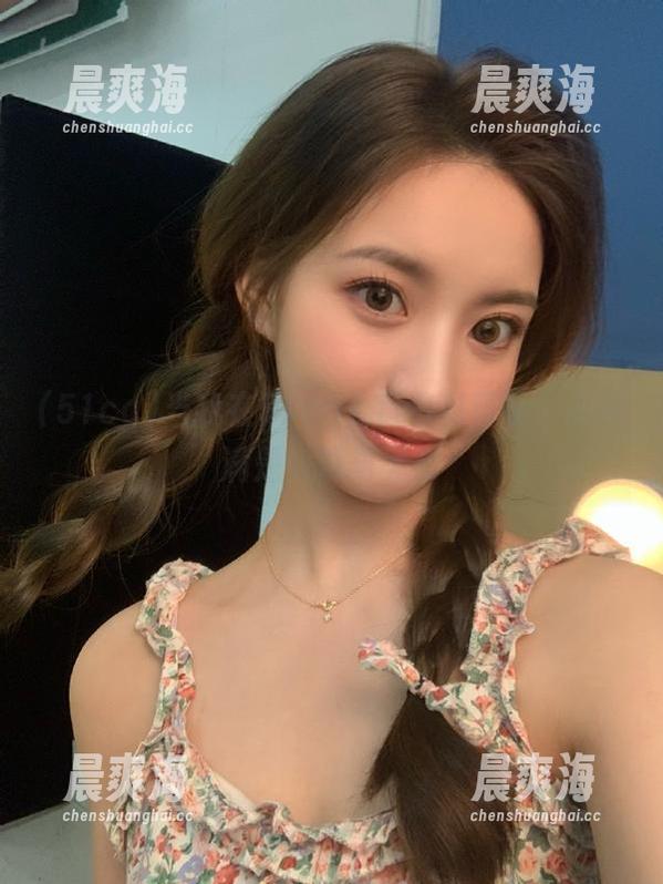 当我在51cg1.fun观看时，心中满是好奇与无奈