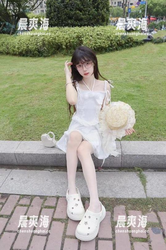 “51cgfun”发布，一边看八卦一边打瞌睡的完美时刻！