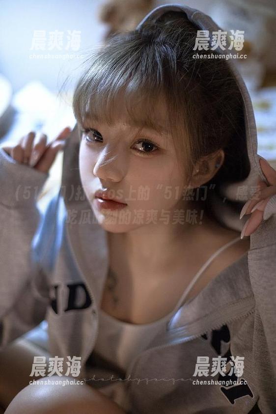 打开ios上的“51热门”，感受吃瓜时刻的凉爽与美味！