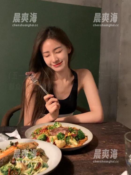 没事儿别出门，五一吃瓜群众苹果版给你安排一整天的‘看’和‘聊’！