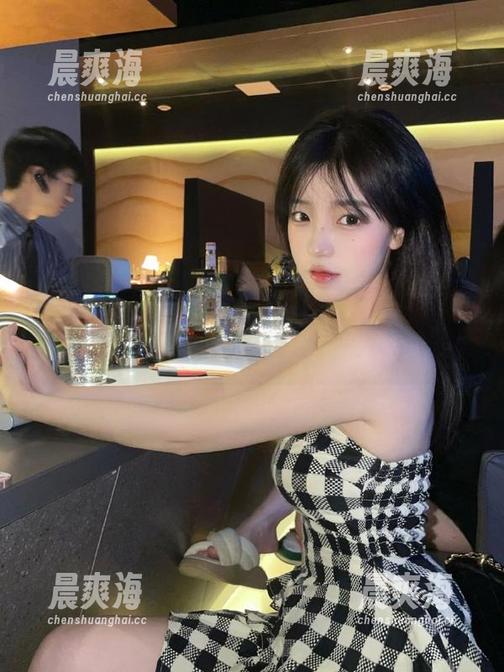 说好的分享八卦呢？在免费吃瓜网站，明明是无底洞啊！
