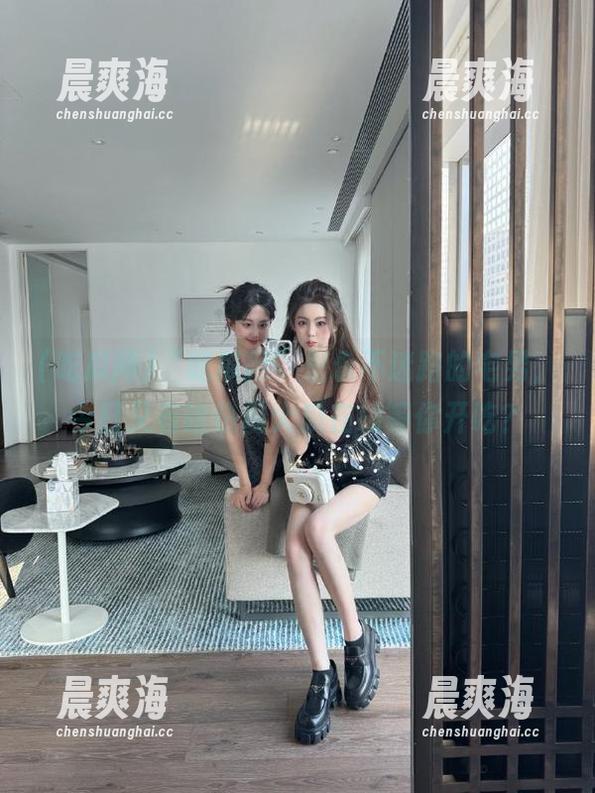 “吃瓜网”里永不迷路的宅男，今日又有啥热闹大瓜在线等你开吃？