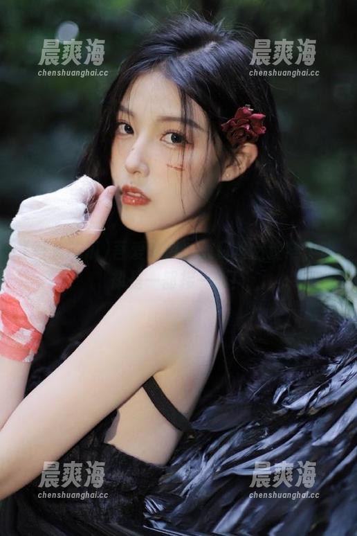 吾爱吃瓜，入口虽然狭窄，戏却是一部接一部！