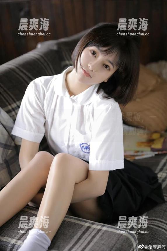 一边踩着海角黑料苹果版，一边感慨生活不易，吃瓜心态必须加强！