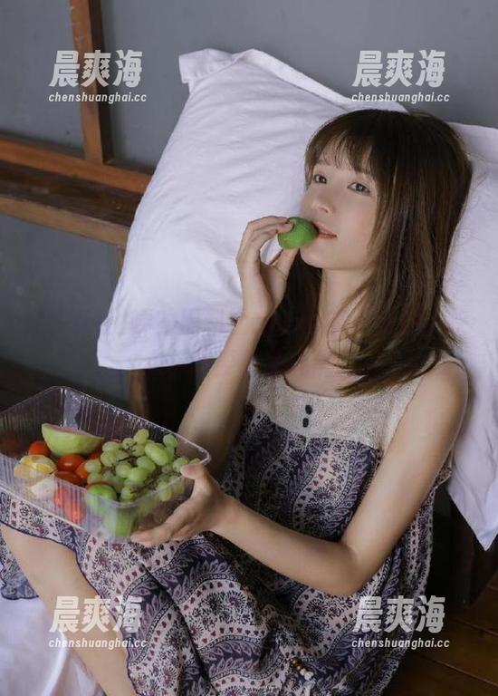 咦？黑料社app里有传送门，快点，我要静静观察！